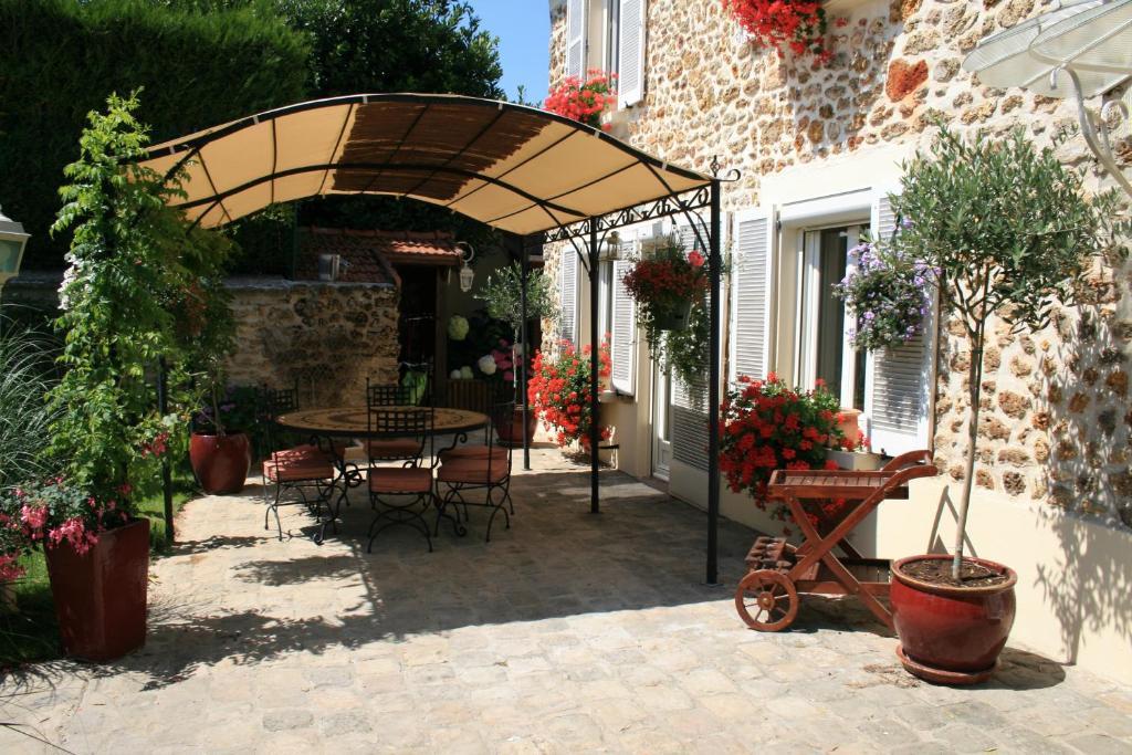 Gites Le Petit Nailly Magny-les-Hameaux Exteriér fotografie