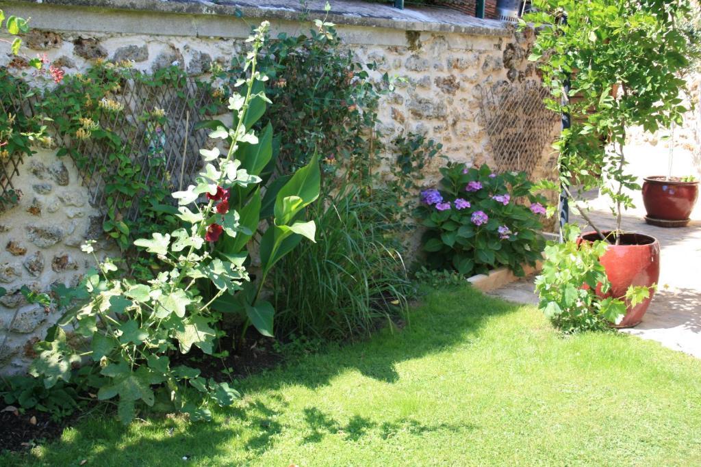 Gites Le Petit Nailly Magny-les-Hameaux Exteriér fotografie